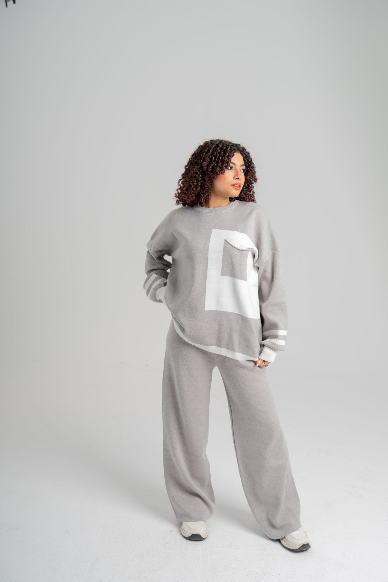 سوت تريكو بلونين بتفاصيل راقية وخامة عالي الجودة - Gray