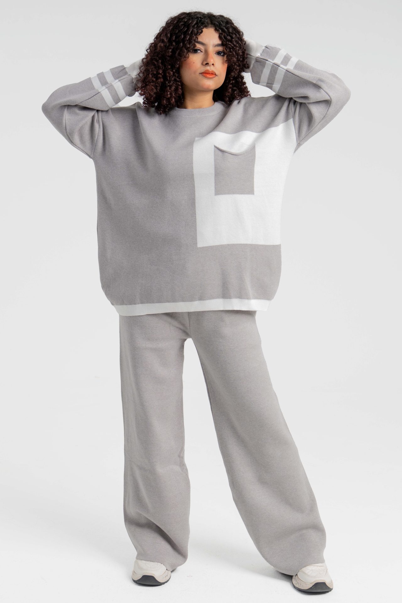 سوت تريكو بلونين بتفاصيل راقية وخامة عالي الجودة - Gray - الصورة 5