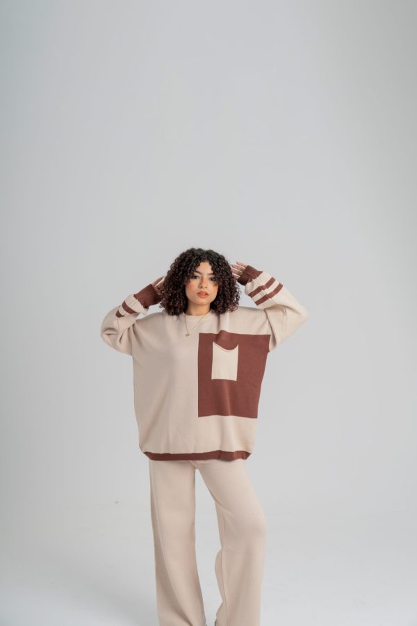 سوت تريكو بلونين بتفاصيل راقية وخامة عالي الجودة - Beige