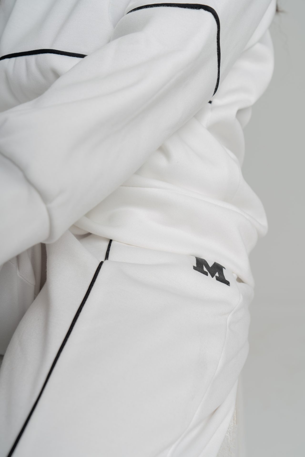 سوت ميلتون كاجوال بستايل رياضي Michigan set - White - الصورة 9