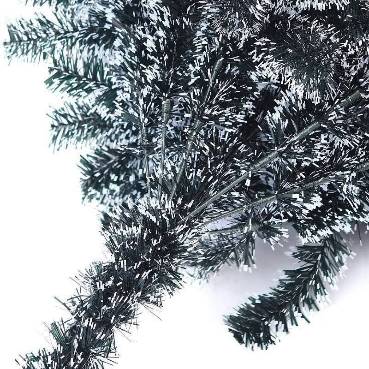 شجرة كريسماس اخضر في ابيض بقاعدة حديد- 180 سم - Image 2